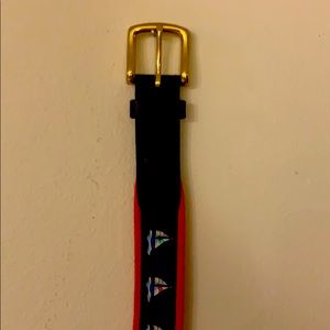 Sail boat vineyard vines belt.